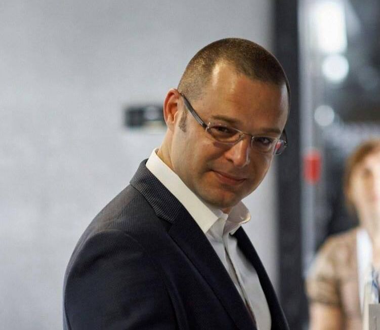 Хтось у польський колгосп, а хтось – на Місяць?