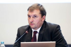 Заправка «с колес». Почему «Укрзализныця» опять без топлива